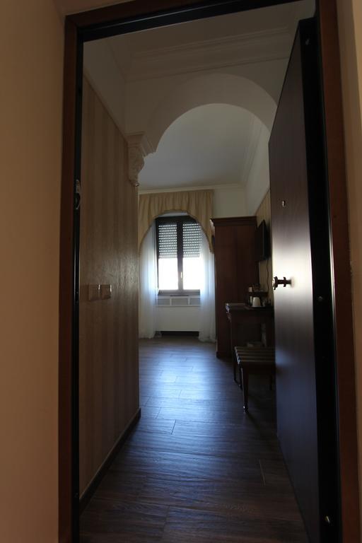 Area Sacra Relais Bed & Breakfast โรม ภายนอก รูปภาพ